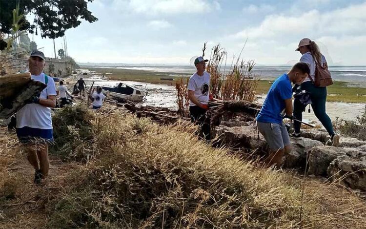 Unos 40 voluntarios se sumaron a la limpieza colectiva / FOTO: cedida