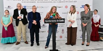 Presentando la décima edición de los premios en el ECCO / FOTO: Eulogio García