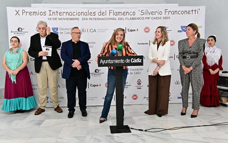 Presentando la décima edición de los premios en el ECCO / FOTO: Eulogio García