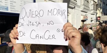 Una de las pancartas de la manifestación / FOTO: @iucadiz