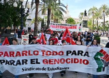 Cabecera de la marcha estudiantil / FOTO: Eulogio García