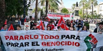Cabecera de la marcha estudiantil / FOTO: Eulogio García