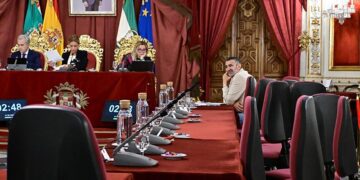 Todos los diputados del PSOE, salvo su portavoz, abandonaron el pleno / FOTO: Eulogio García