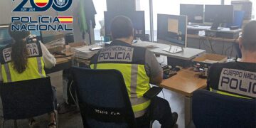 Agentes del Grupo de Delitos Tecnológicos de la Comisaría isleña / FOTO: Policía Nacional