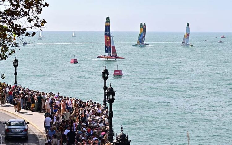 Uno de los tramos del balcón de la Alameda todavía gratuito / FOTO: Eulogio García