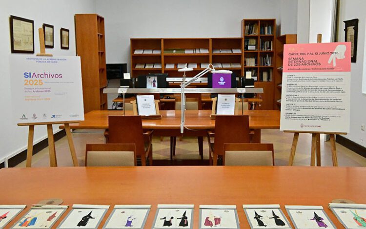 La sala de consultas del Archivo durante la Semana de los Archivos / FOTO: Eulogio García