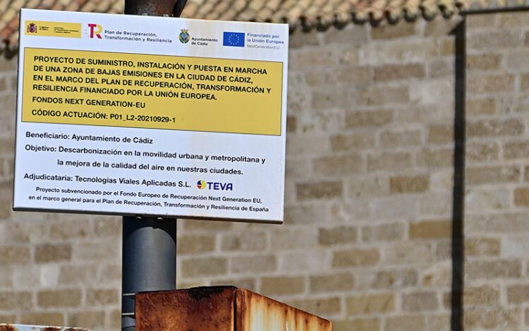 Una de las señales informativas del proyecto de ZBE / FOTO: Eulogio García