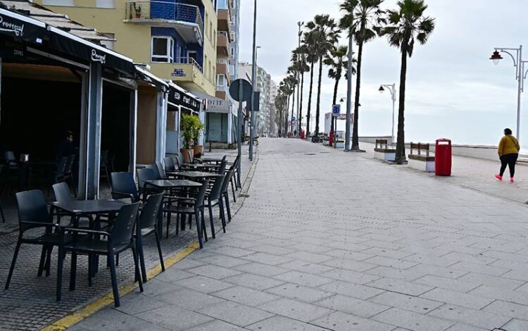 Días grises, terrazas vacías / FOTO: Eulogio García