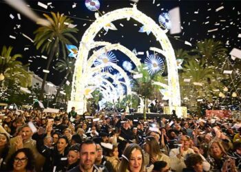 El “bosque mágico” de San Juan de Dios, ya encendido / FOTO: Eulogio García