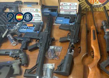 En el registro se hallaron además armas de aire comprimido / FOTO: Policía Nacional