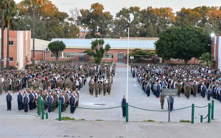Primeros actos militares del alumnado recién llegado / FOTO: Cefot-2