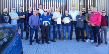 Miembros de los tres comités gaditanos concentrados en Subdelegación / FOTO: CSIF