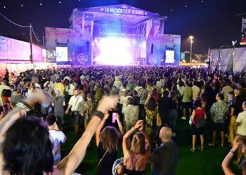 Uno de los conciertos en el muelle del verano 2025 / FOTO: Eulogio García