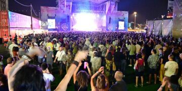 Uno de los conciertos en el muelle del verano 2025 / FOTO: Eulogio García