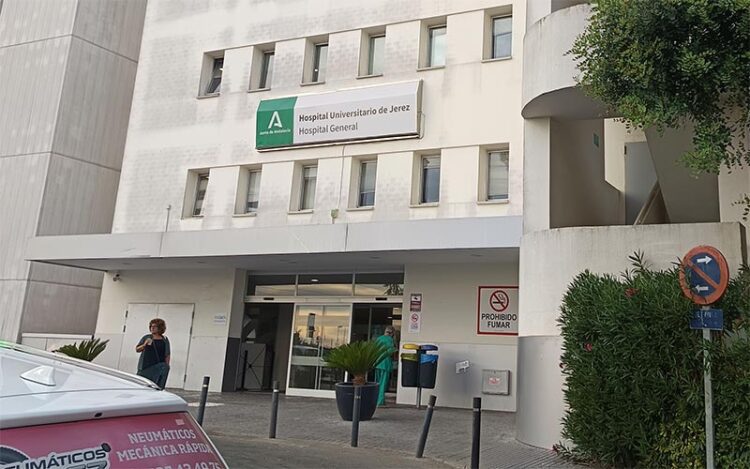 Una de las entradas al complejo hospitalario / FOTO: CCOO