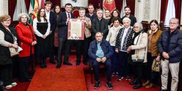 Foto de familia tras la entrega del premio / FOTO: Eulogio García