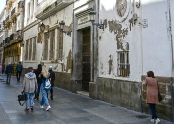 El abandono es patente en la fachada hoy día / FOTO: Eulogio García