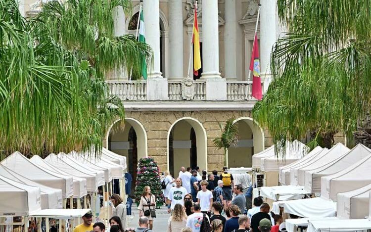 El Ayuntamiento, al fondo / FOTO: Eulogio García