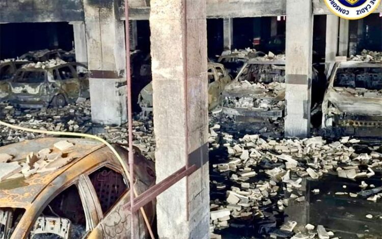 El incendio ha calcinado todo el garaje comunitario / FOTO: CBPC