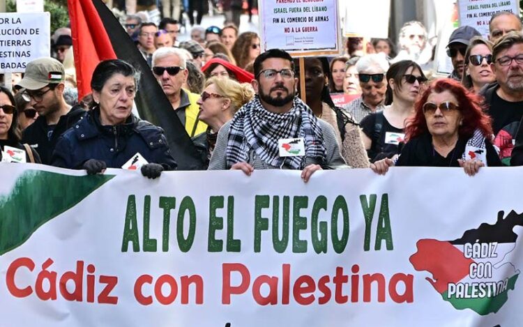 Jorge Rodríguez encabezando una marcha en solidaridad con Palestina / FOTO: Eulogio García