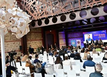 Un momento del acto de bienvenida a los asistentes / FOTO: Eulogio García