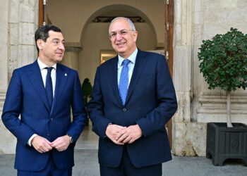 Moreno Bonilla y Kadis a las puertas de la Casa de Iberoamérica / FOTO: Eulogio García