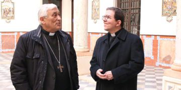 Zornoza saluda a Valdivia en la  sede episcopal gaditana / FOTO: Obispado