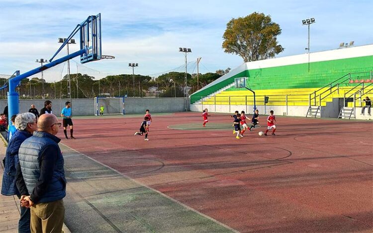 Un partido de niños en la Ciudad Deportiva / FOTO: Ayto.