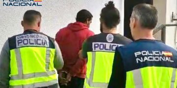 Un momento de la detención del acusado de homicidio / FOTO: Policía Nacional