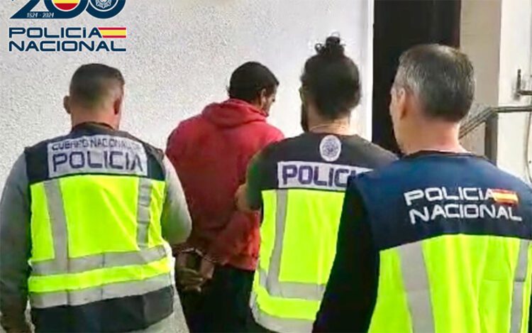 Un momento de la detención del acusado de homicidio / FOTO: Policía Nacional