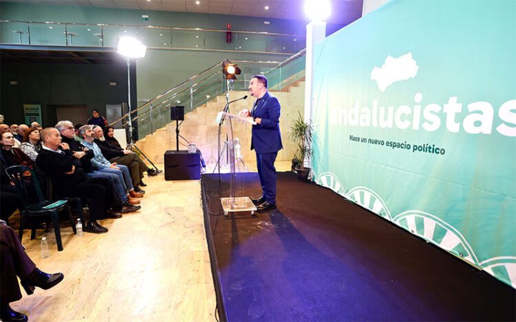 Christopher Rivas, líder de AxSí, cerrando el acto / FOTO: AxSí