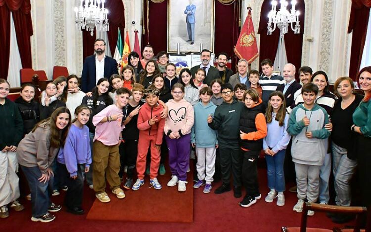 Posado para rematar la presentación de las Olimpiadas / FOTO: Eulogio García