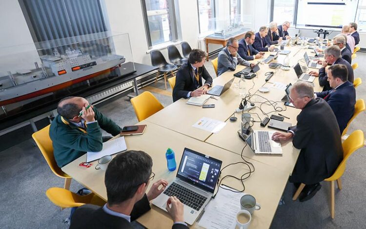 Reunión con técnicos del programa FSS y del Ministerio de Defensa británico / FOTO: Navantia