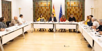 Un momento del encuentro en la sede del Ministerio de Trabajo / FOTO: IU