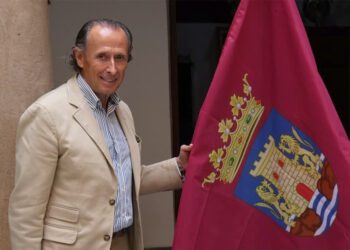 El alcalde chiclanero encabeza la comitiva municipal / FOTO: Ayto.