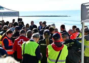 El primer balance desde la playa de Santa María del Mar / FOTO: Eulogio García