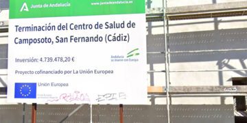 La valla informativa de las obras culminadas hace meses