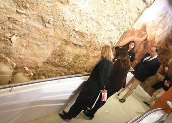 Visita guiada tras la apertura institucional / FOTO: UCA