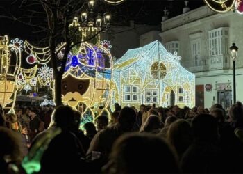 Alumbrado navideño en el centro de la Villa / FOTO: Ayto.