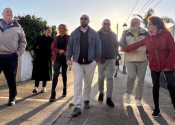 El alcalde visitando obras en Valdelagrana días atrás / FOTO: Ayto.