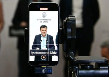 El alcalde en una pasada rueda de prensa / FOTO: Eulogio García