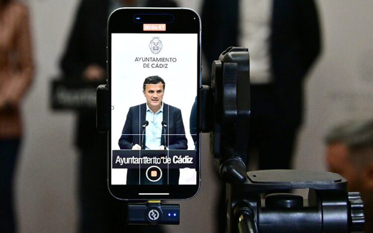 El alcalde en una pasada rueda de prensa / FOTO: Eulogio García