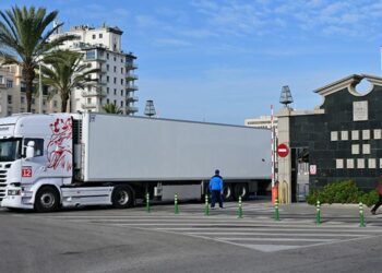 Camión saliendo del muelle de Cádiz / FOTO: Eulogio García