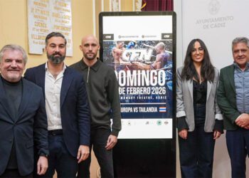 Presentando el cartel del evento / FOTO: Ayto.