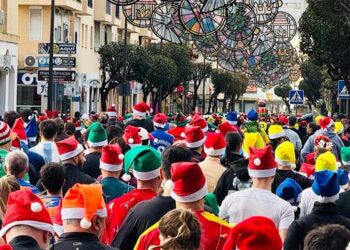 Corriendo con espíritu navideño / FOTO: Ayto.