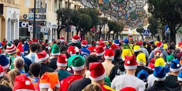 Corriendo con espíritu navideño / FOTO: Ayto.