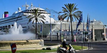 Jornada con varios cruceros en el muelle / FOTO: Eulogio García