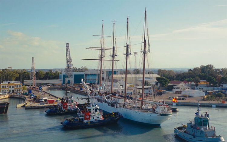 Abandonando el dique 4 / FOTO: Navantia