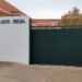 A las puertas del IES Asta Regia / FOTO: Ustea
