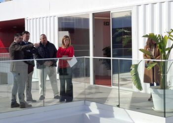 González guía al presidente de Navantia por las instalaciones / FOTO: Zona Franca